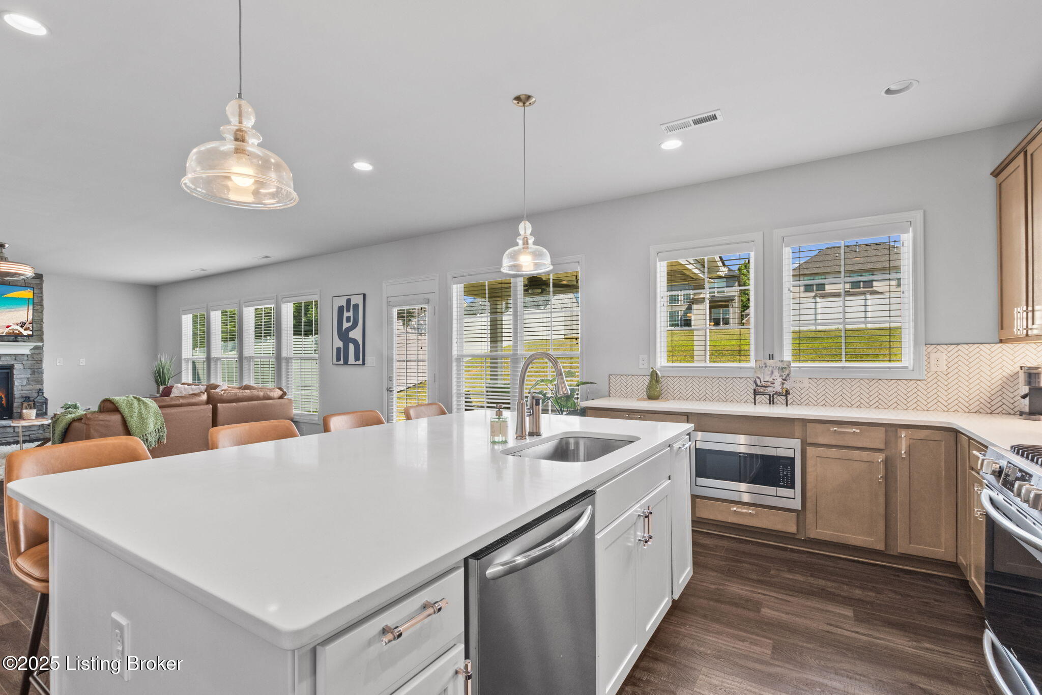 16215 Spitfire Lake