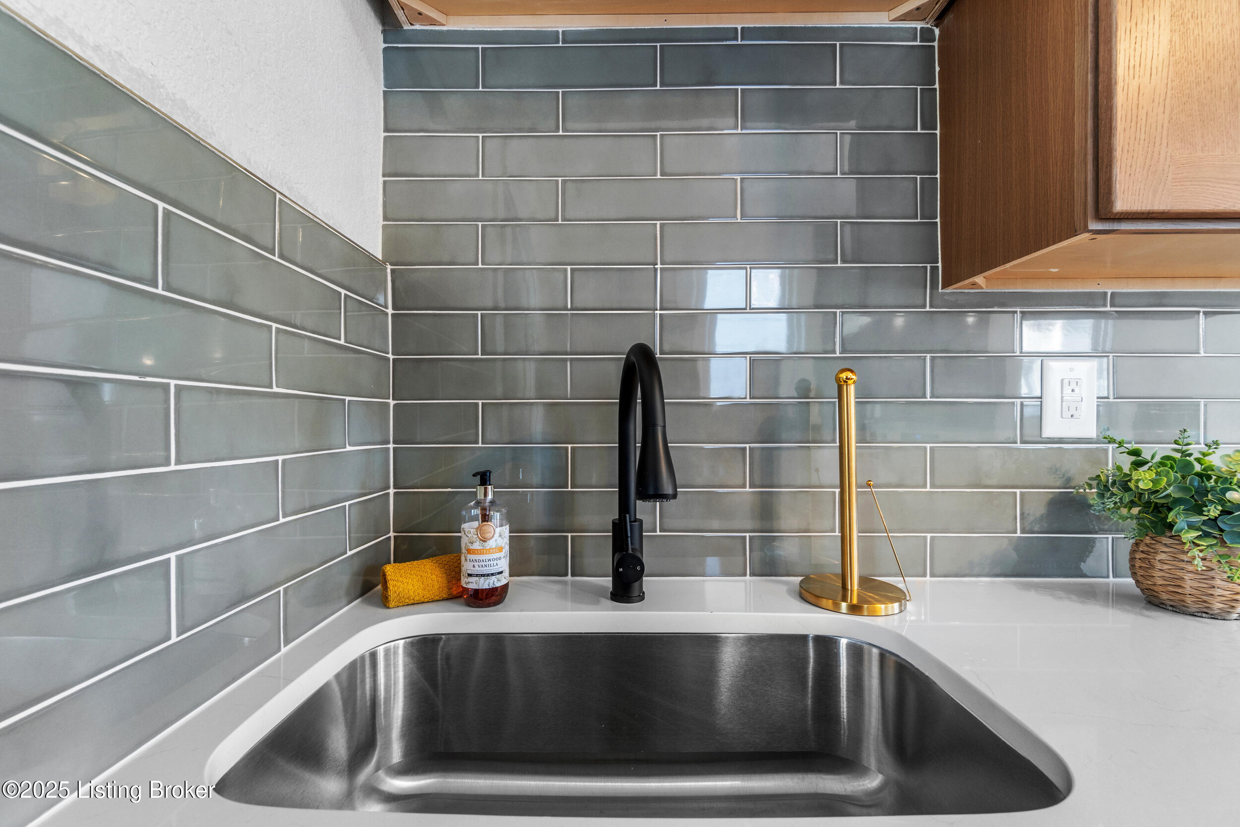 2709 Colin Ave, Louisville