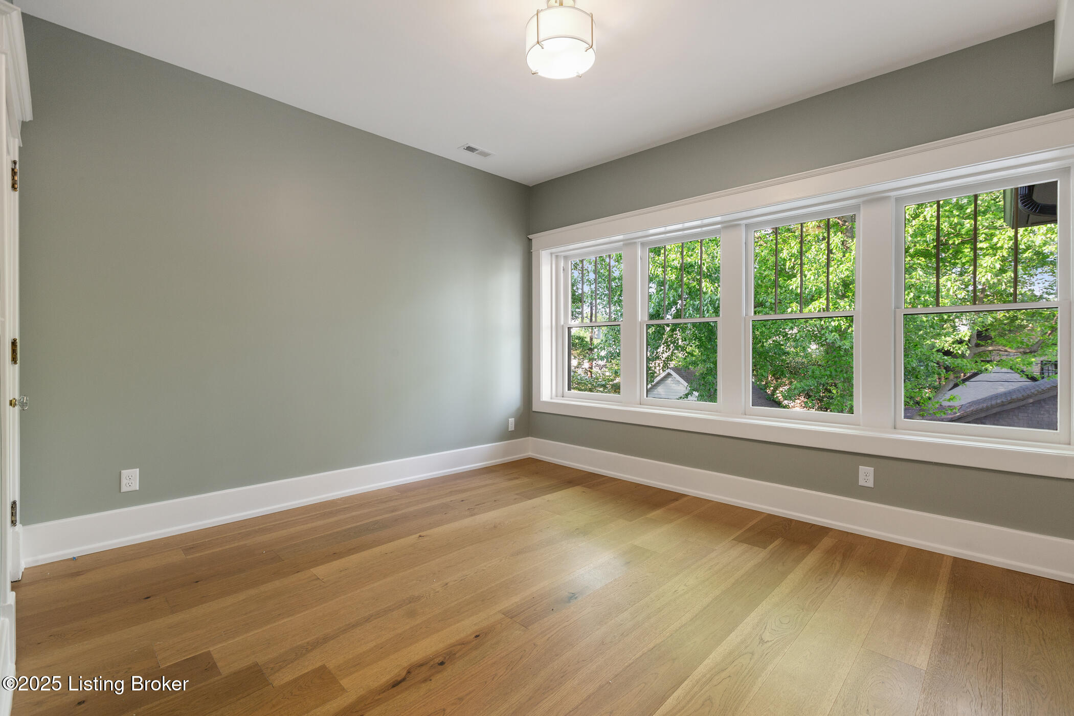 2325 Carolina Ave, Louisville