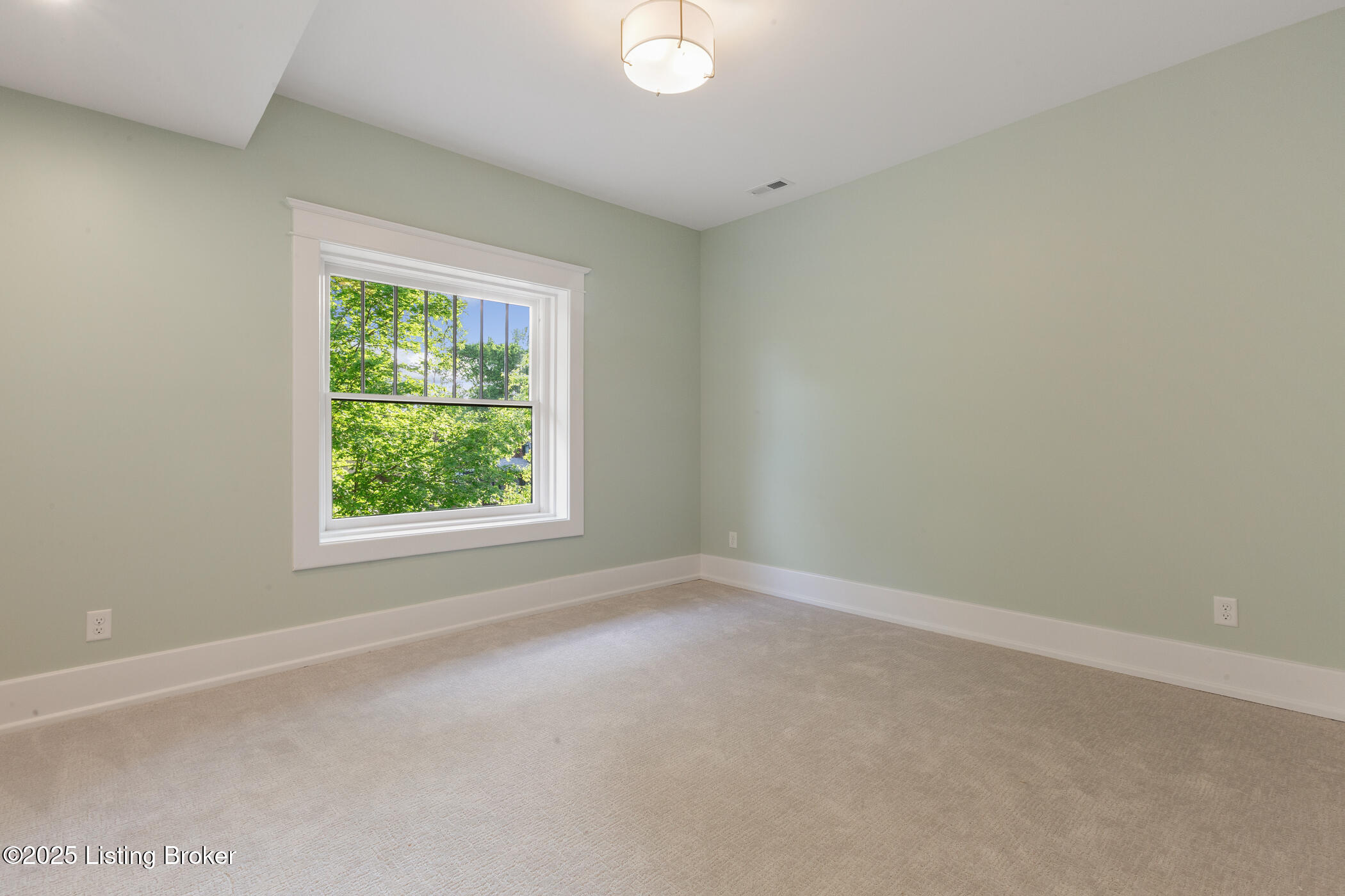 2325 Carolina Ave, Louisville