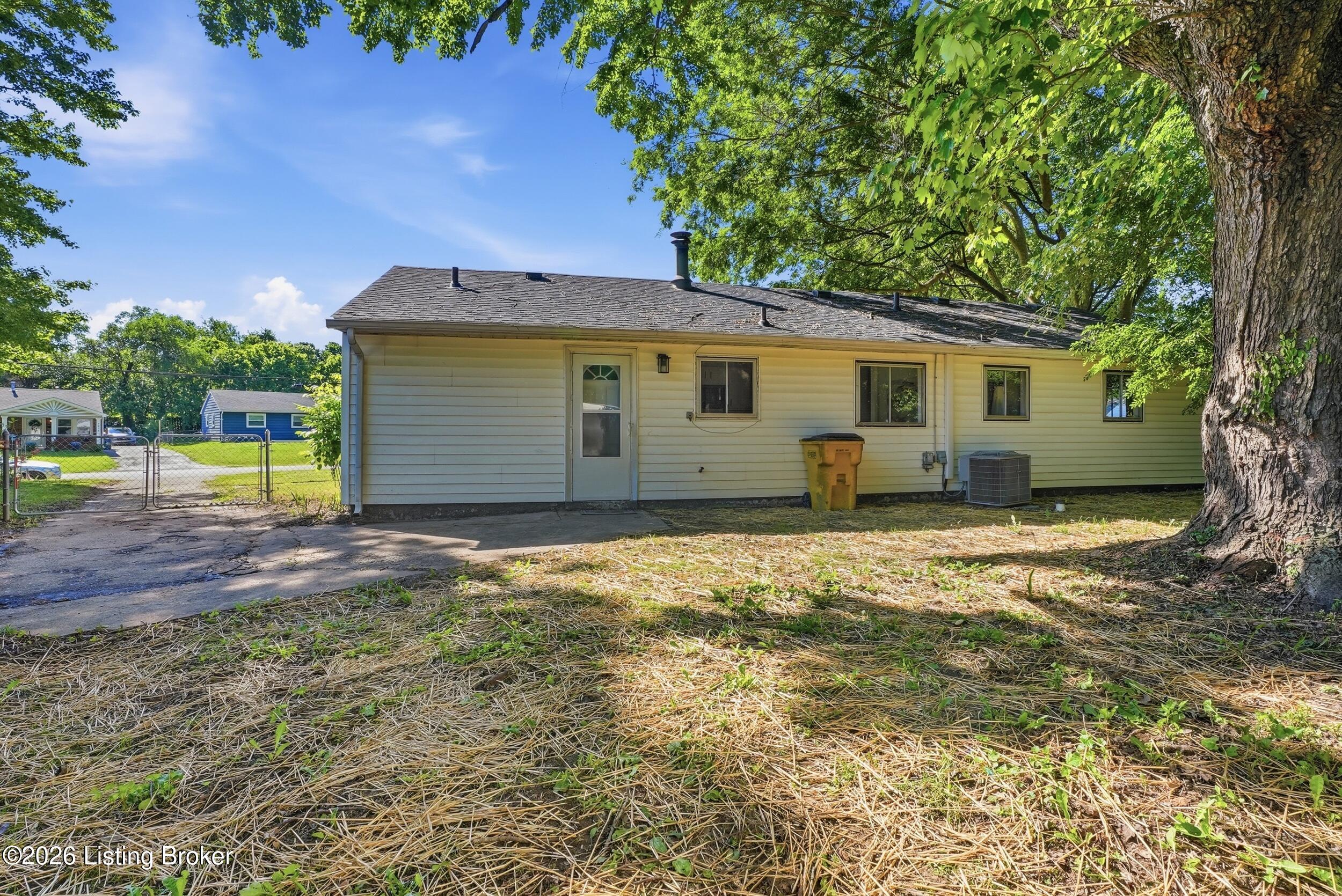4827 Andalusia Ln