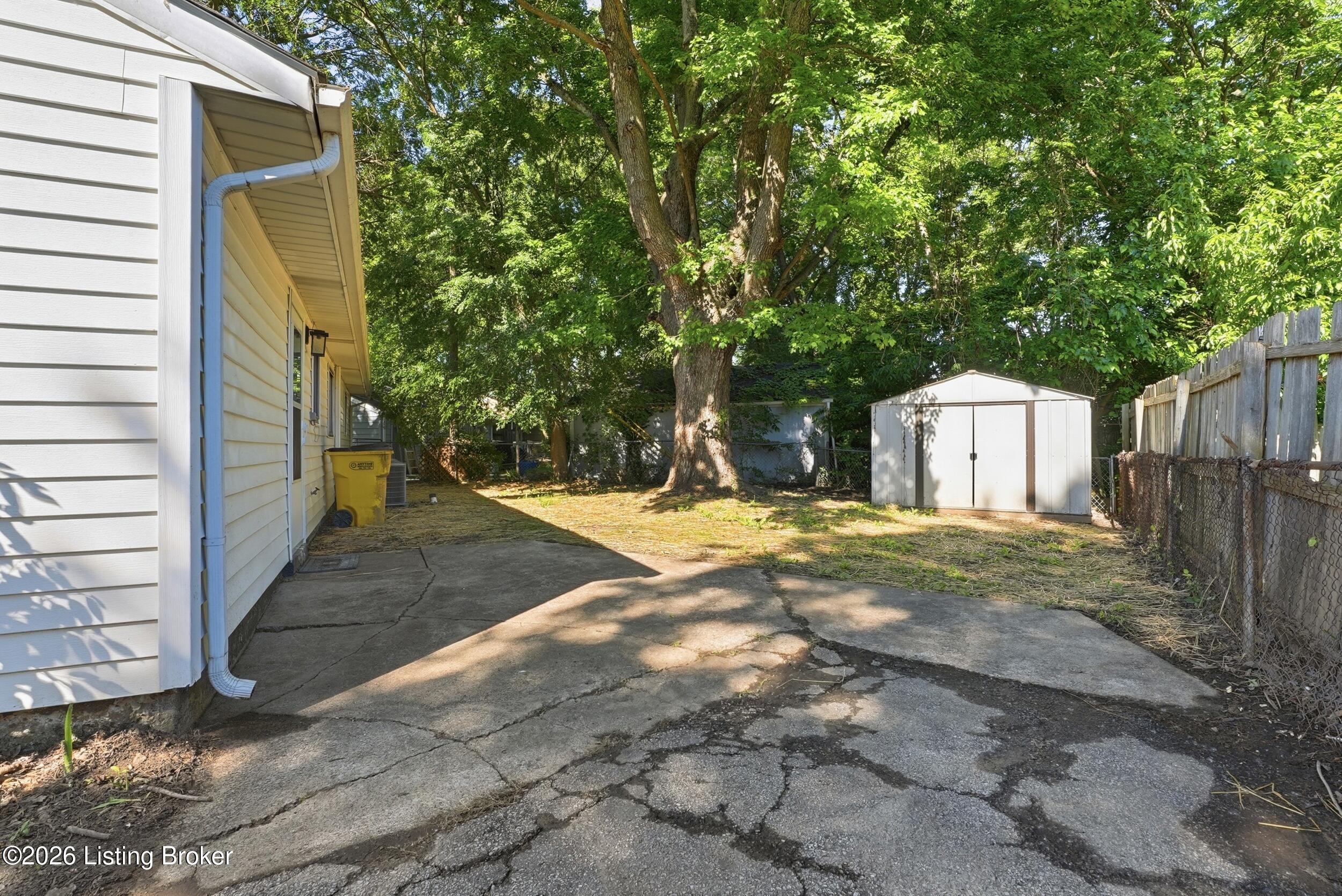 4827 Andalusia Ln