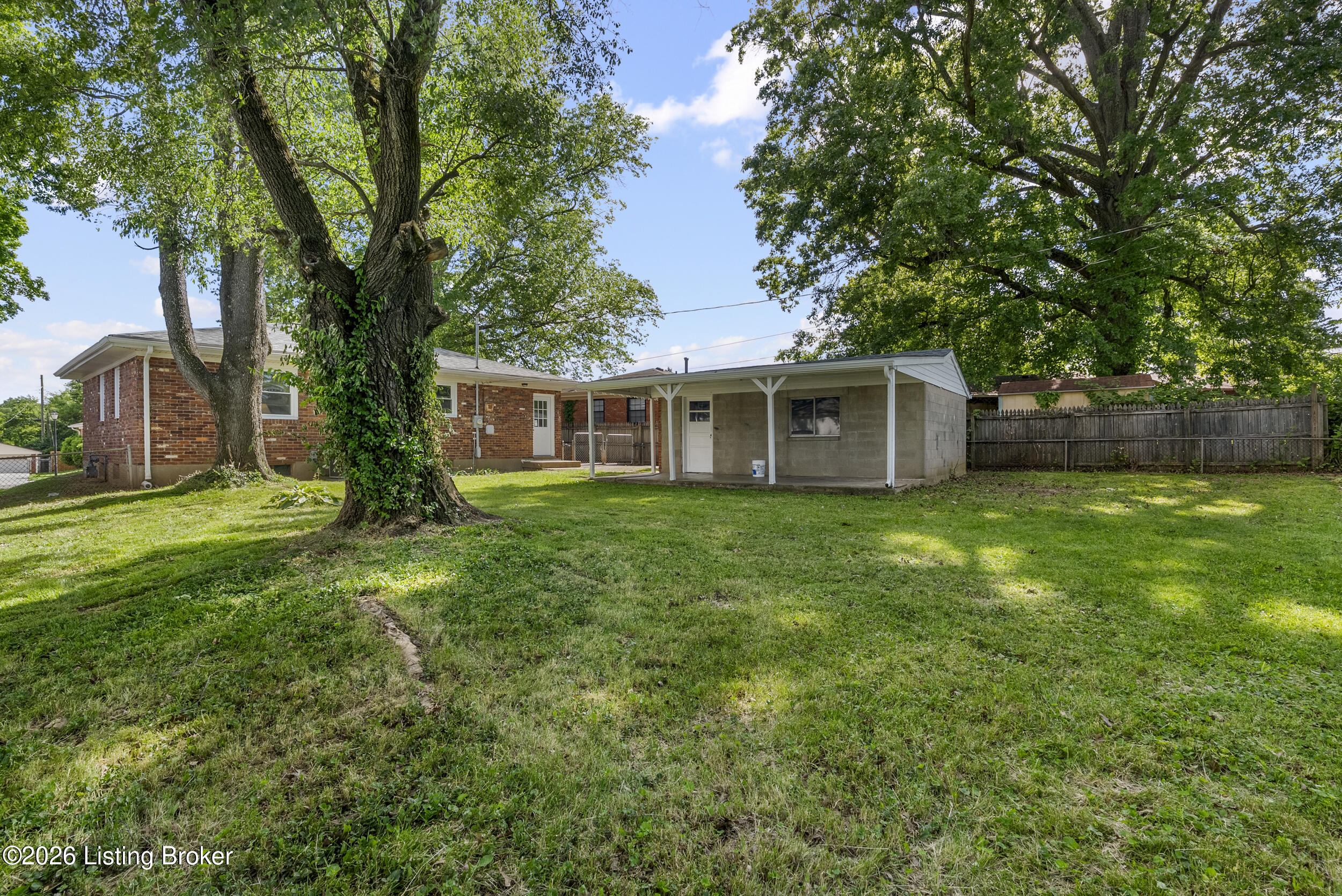 3512 Saint Edwards Dr