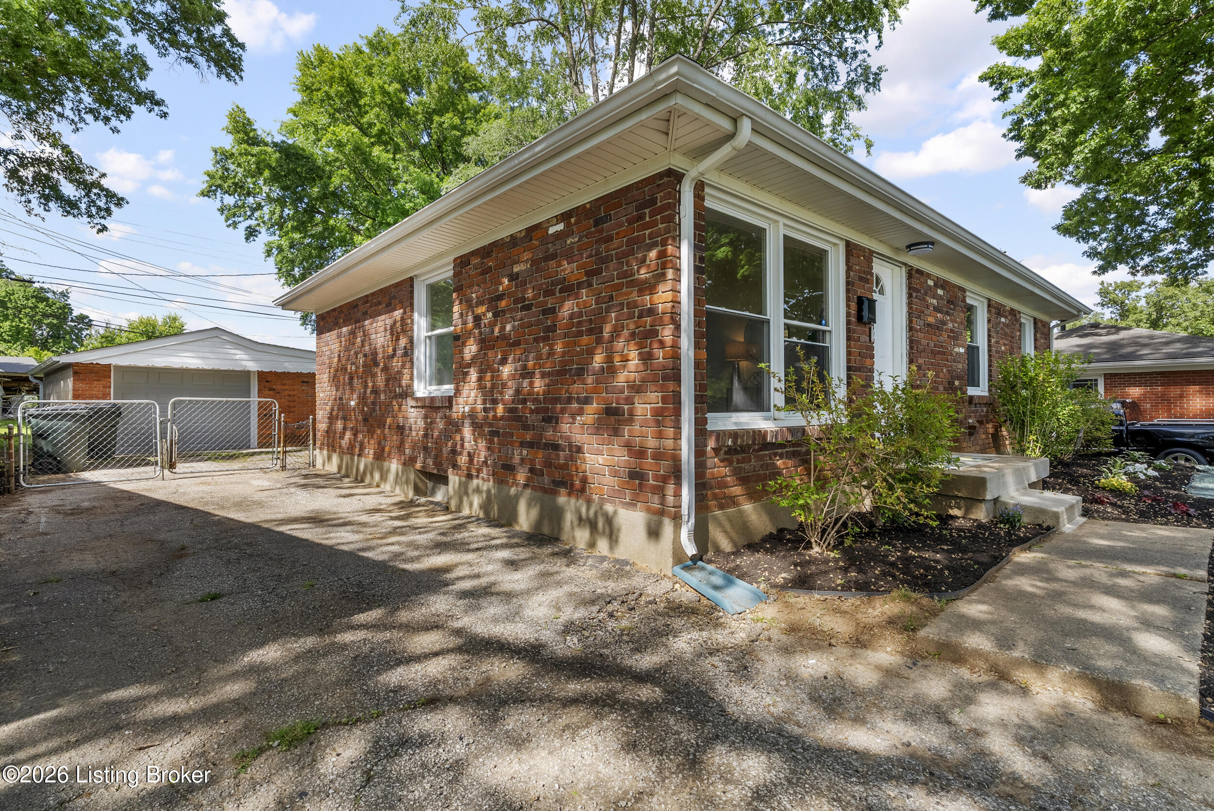 3512 Saint Edwards Dr