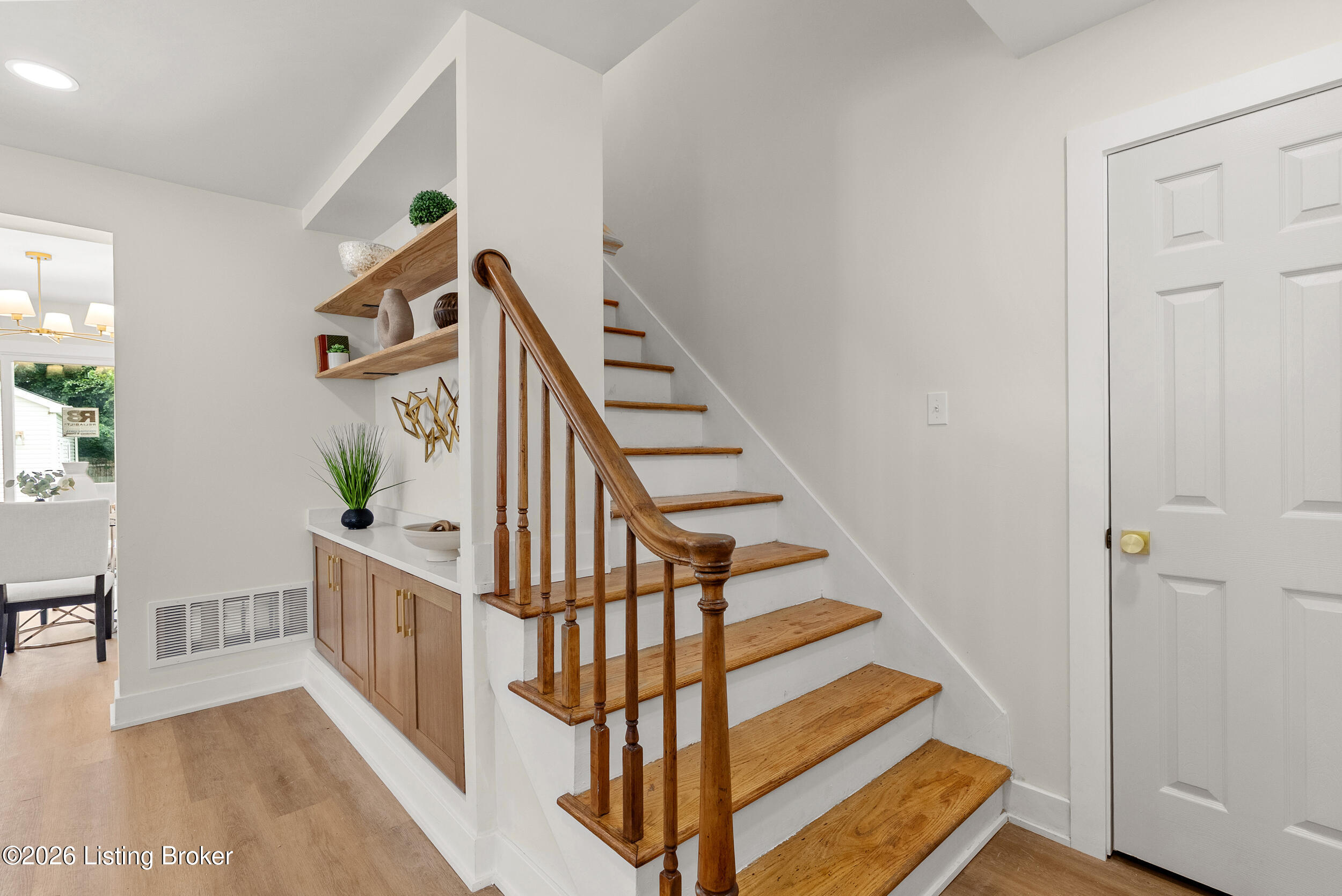 6817 Green Meadow Cir