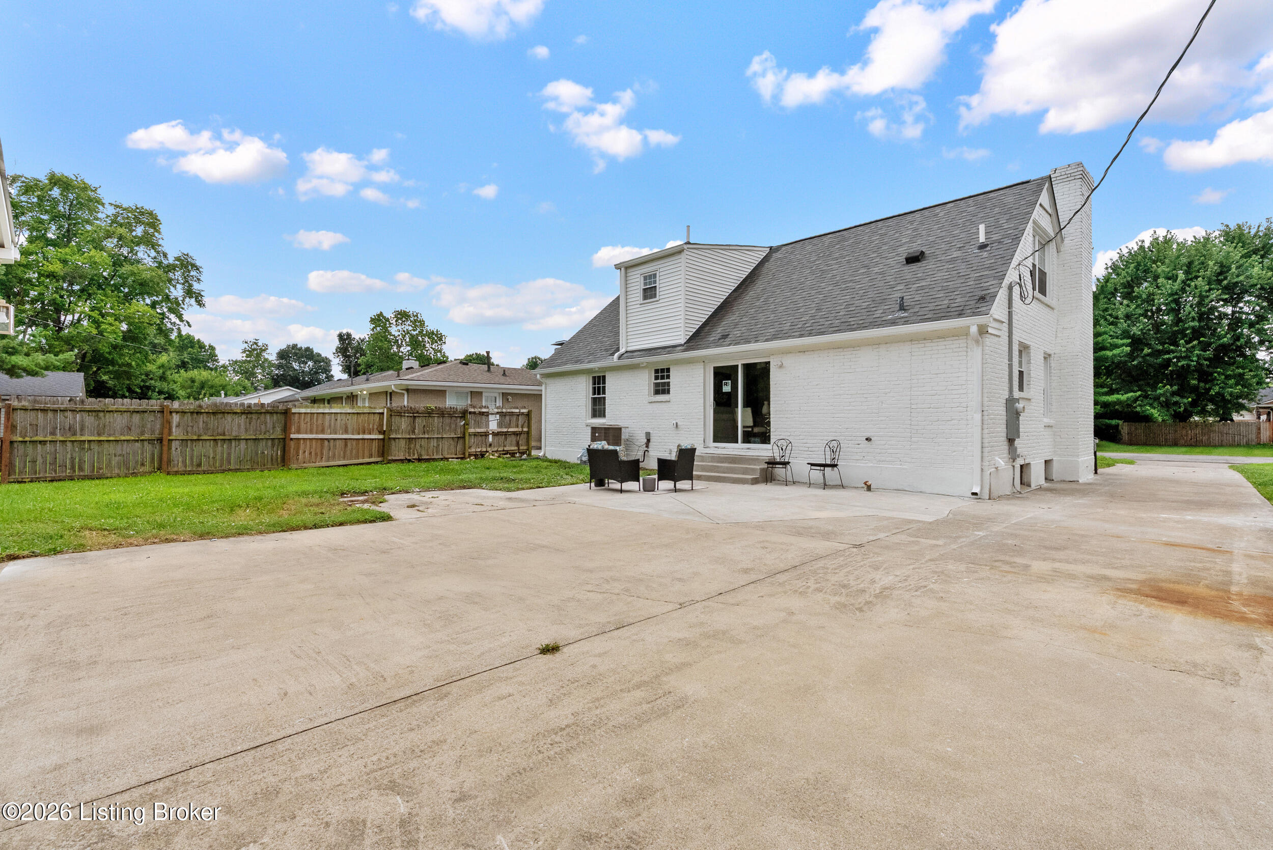6817 Green Meadow Cir