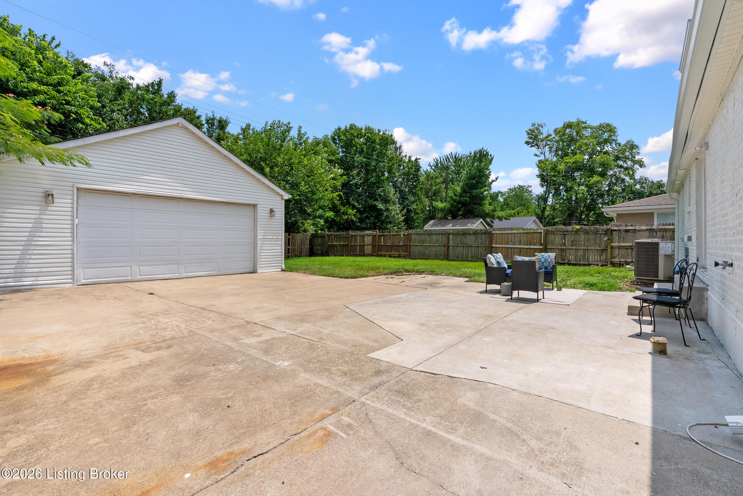 6817 Green Meadow Cir