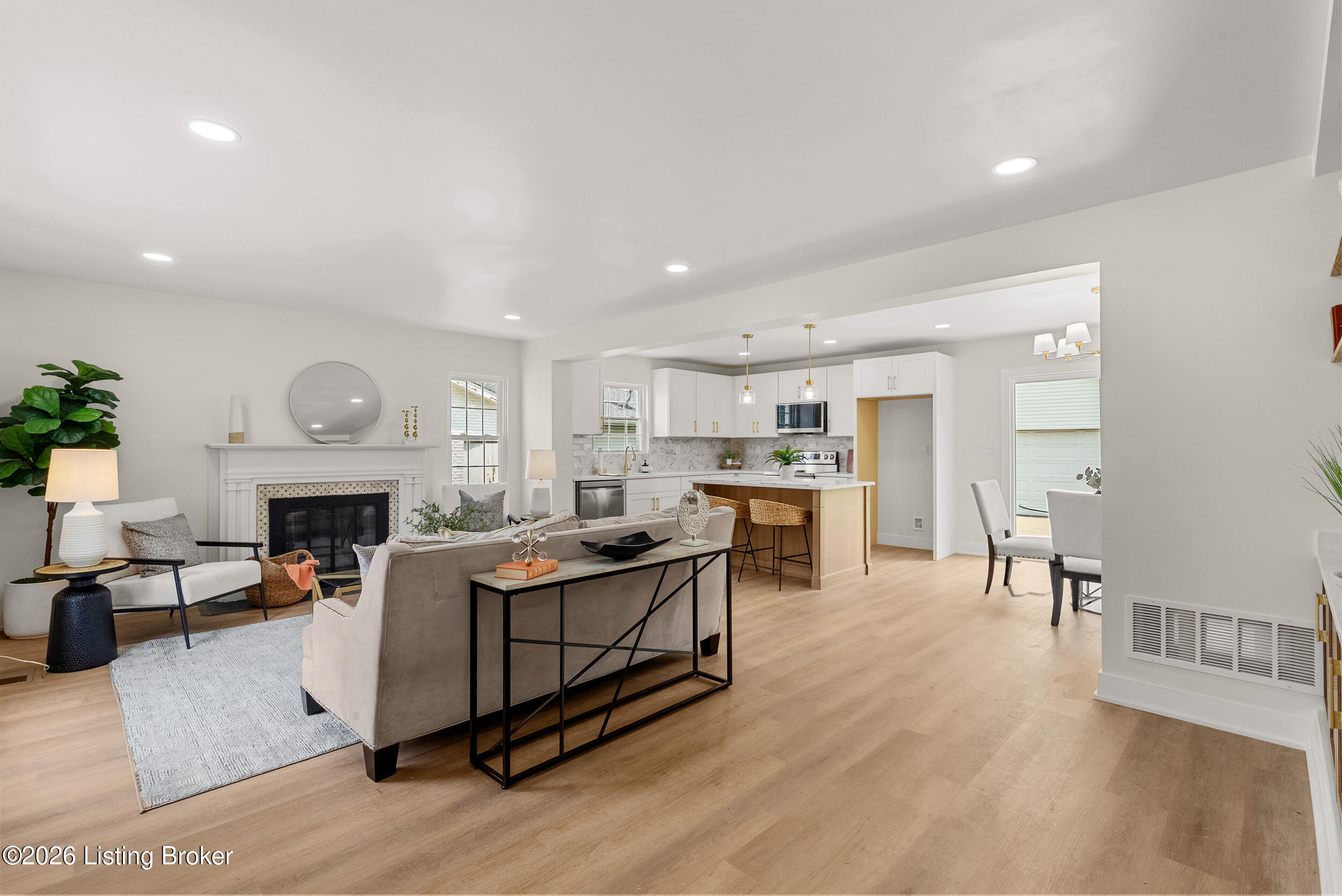 6817 Green Meadow Cir