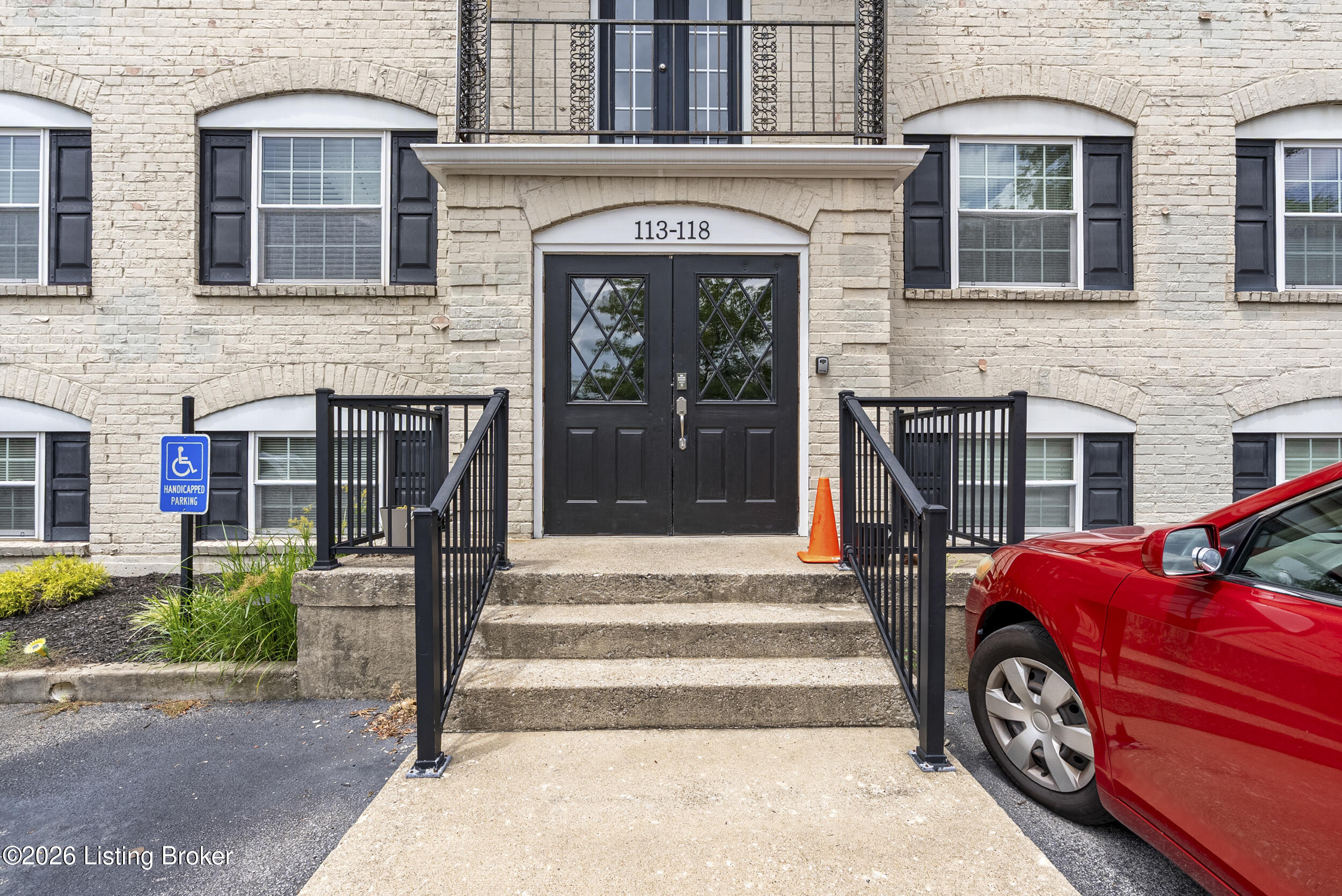 113 Middletown Square