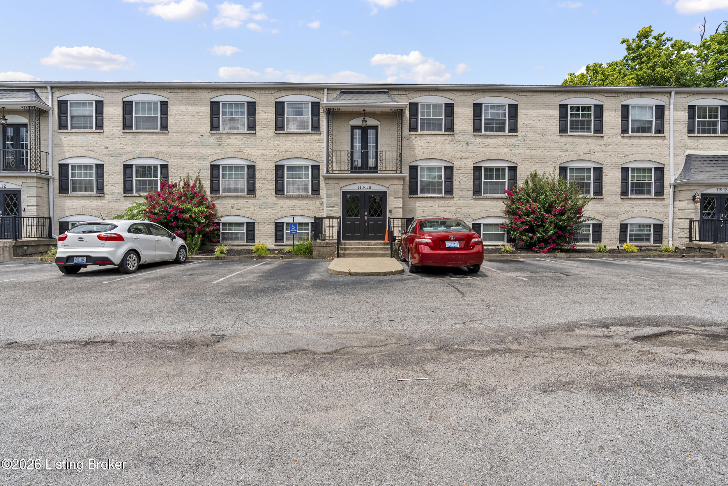 113 Middletown Square