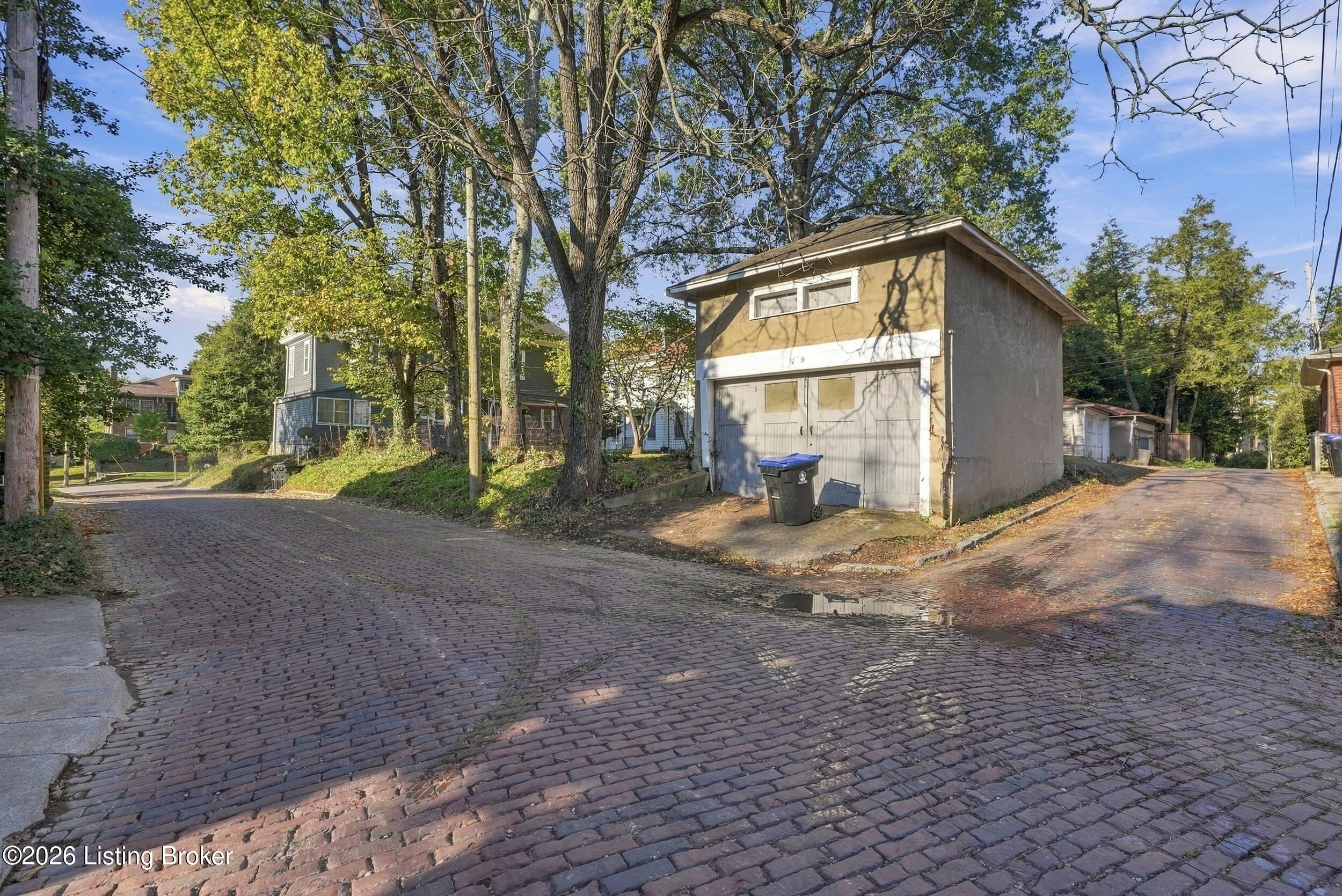 1319 Willow Ave