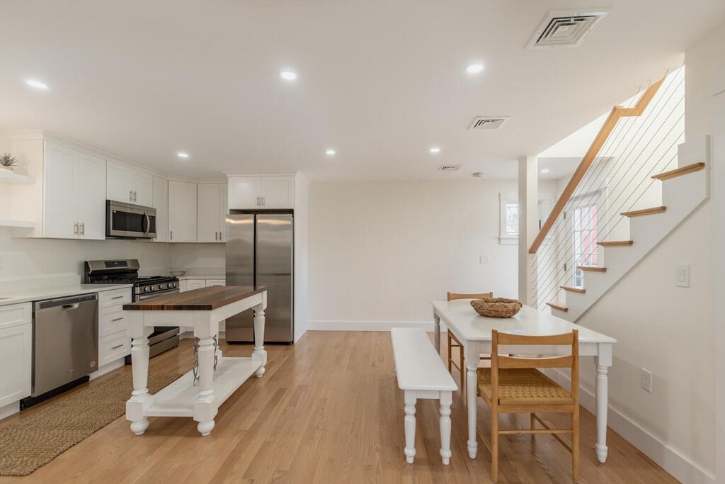 6 King Street # 3