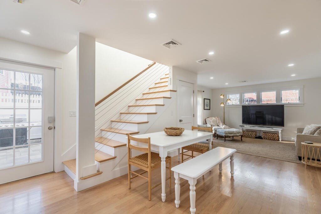 6 King Street # 3