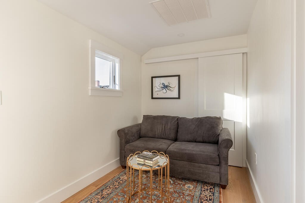 6 King Street # 3