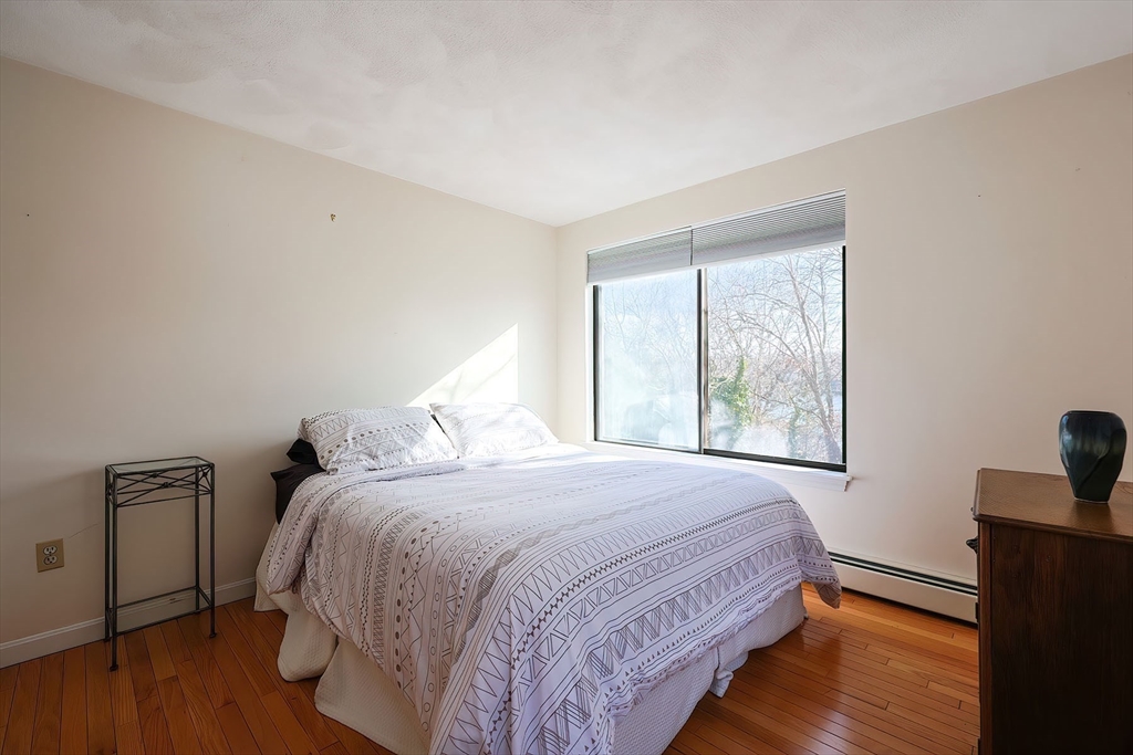 21 Shore Hill Rd