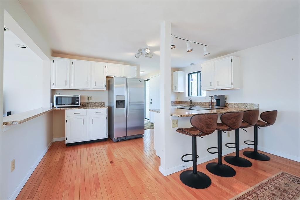 21 Shore Hill Rd
