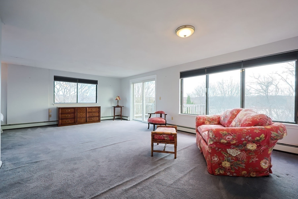 21 Shore Hill Rd