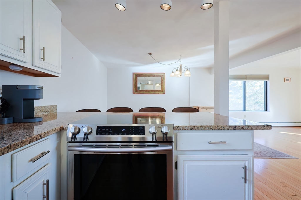 21 Shore Hill Rd