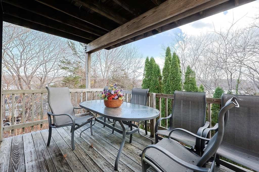 21 Shore Hill Rd
