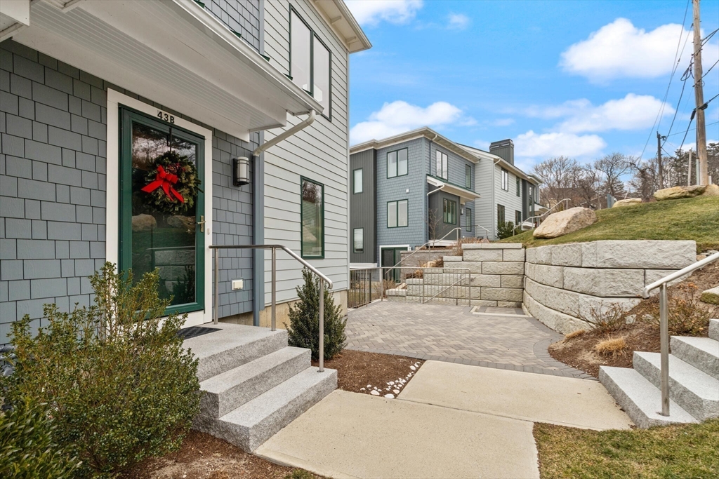 43B Cliff Road # B