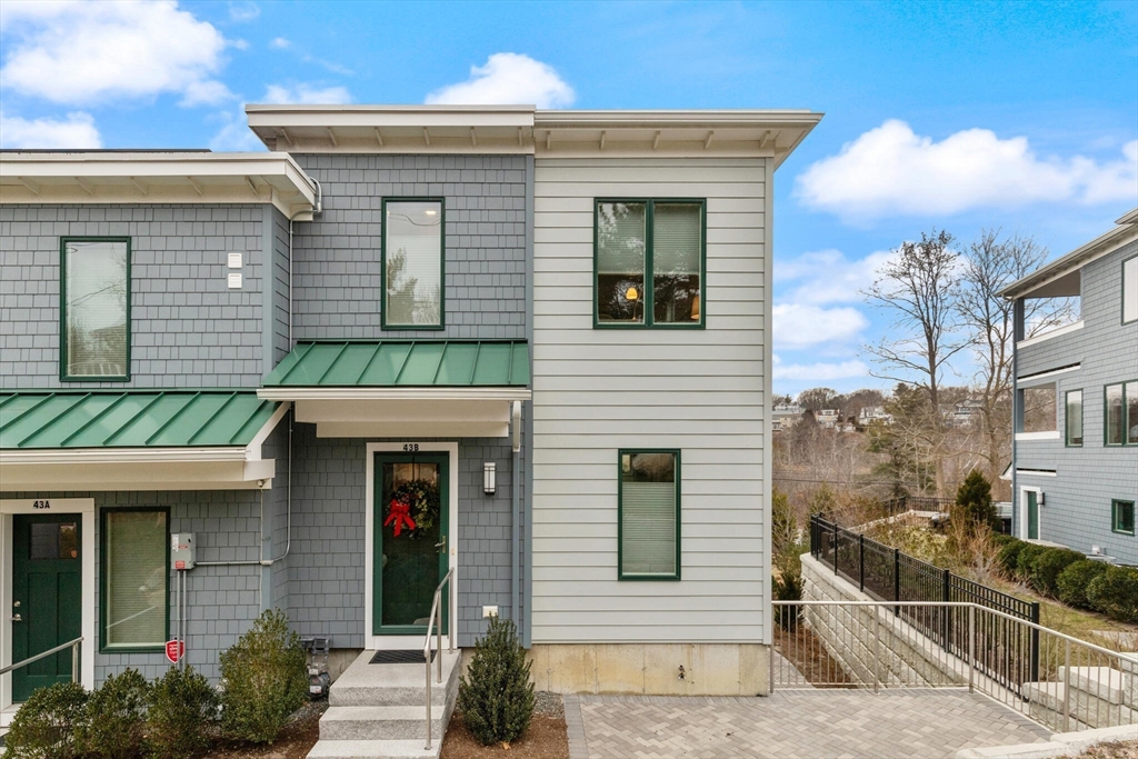43B Cliff Road # B