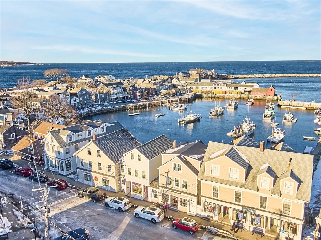 1 Dock Square