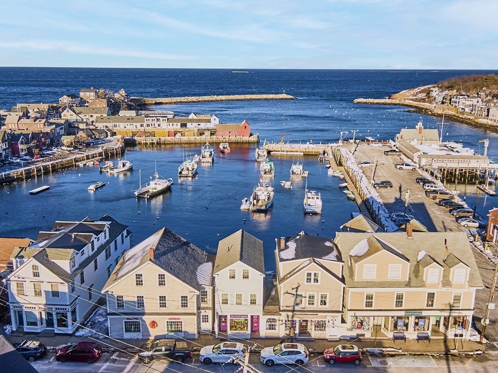 1 Dock Square