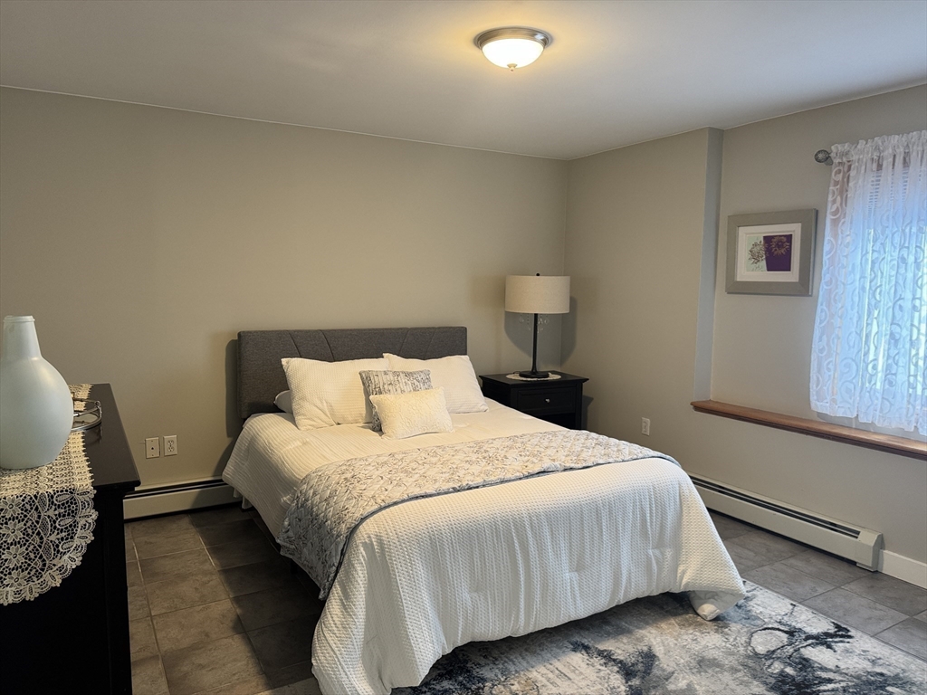 6 St Anthony's Lane # 2