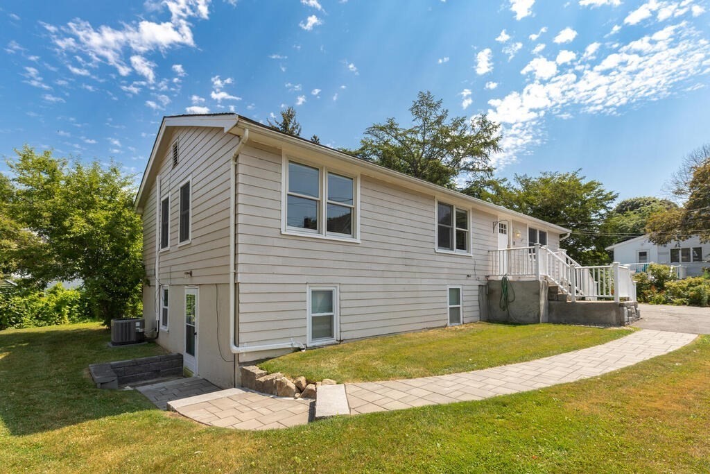 10 Railroad Ave # 1