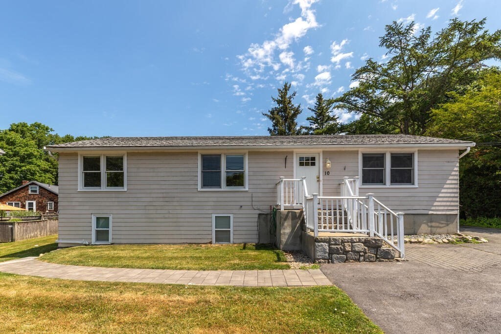 10 Railroad Ave # 1
