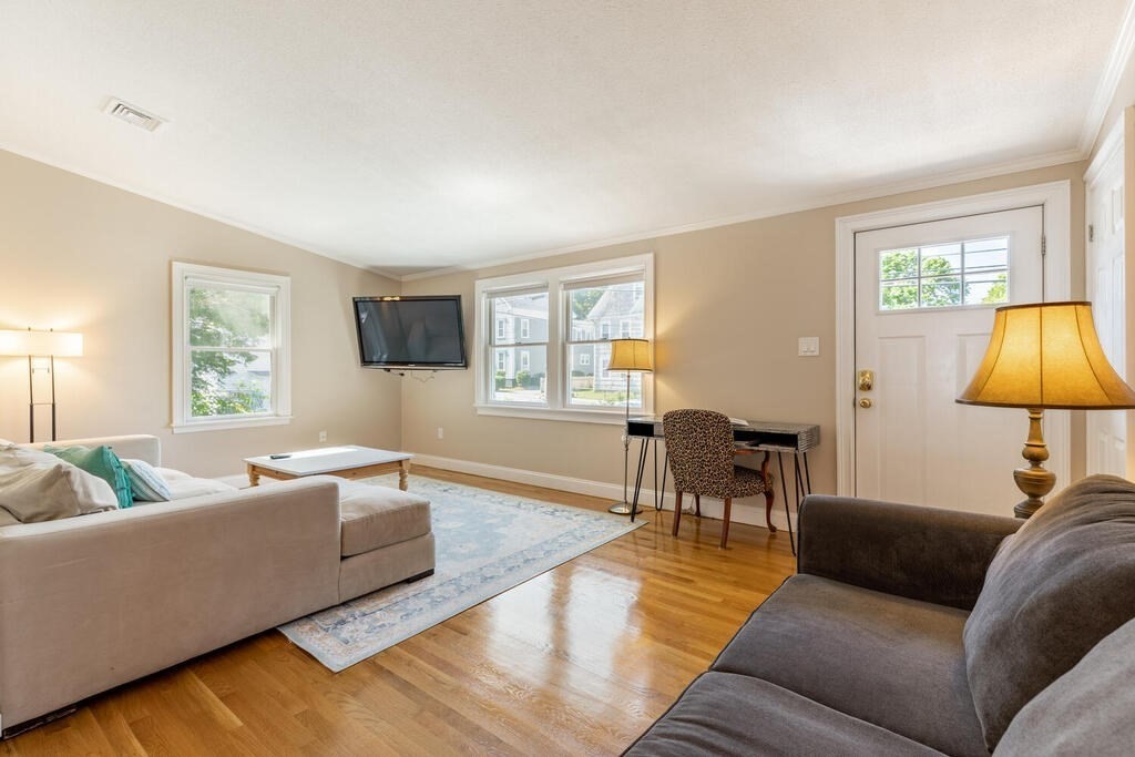 10 Railroad Ave # 1