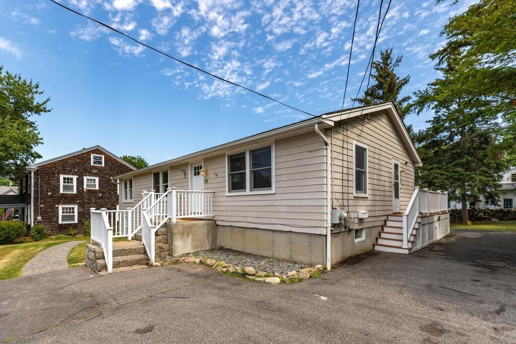 10 Railroad Ave # 1
