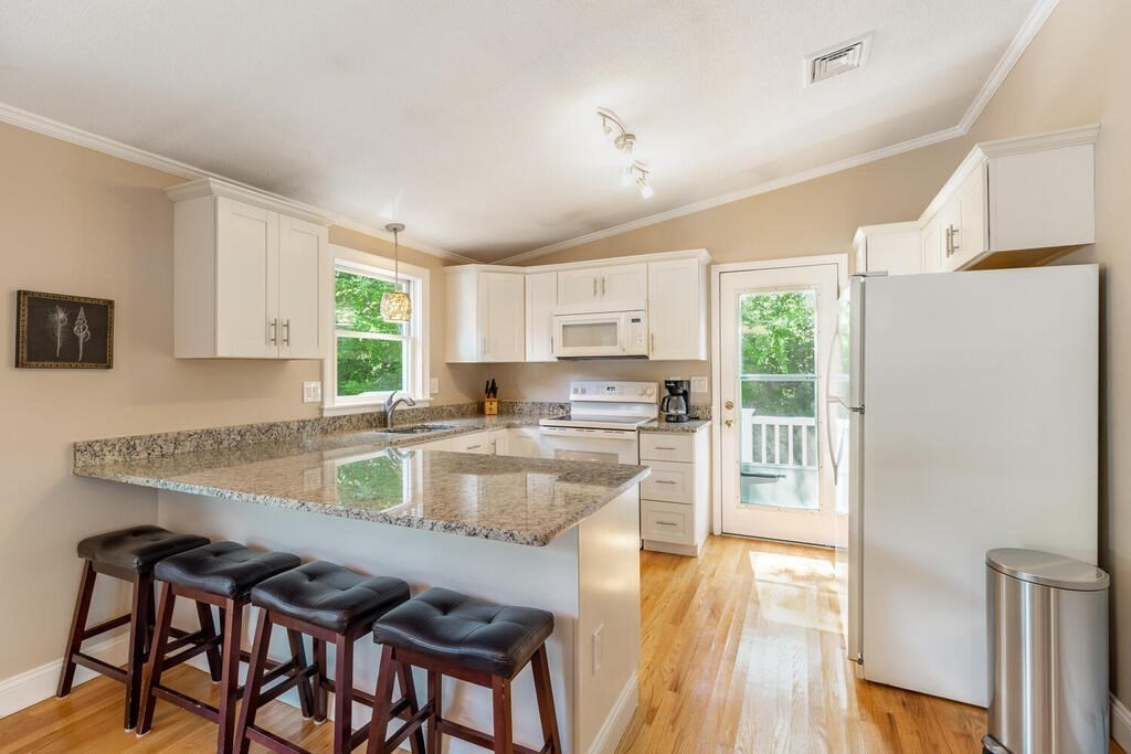 10 Railroad Ave # 1
