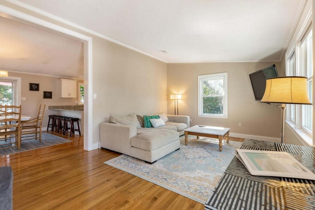 10 Railroad Ave # 1
