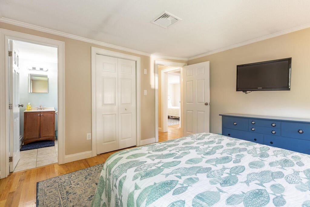 10 Railroad Ave # 1