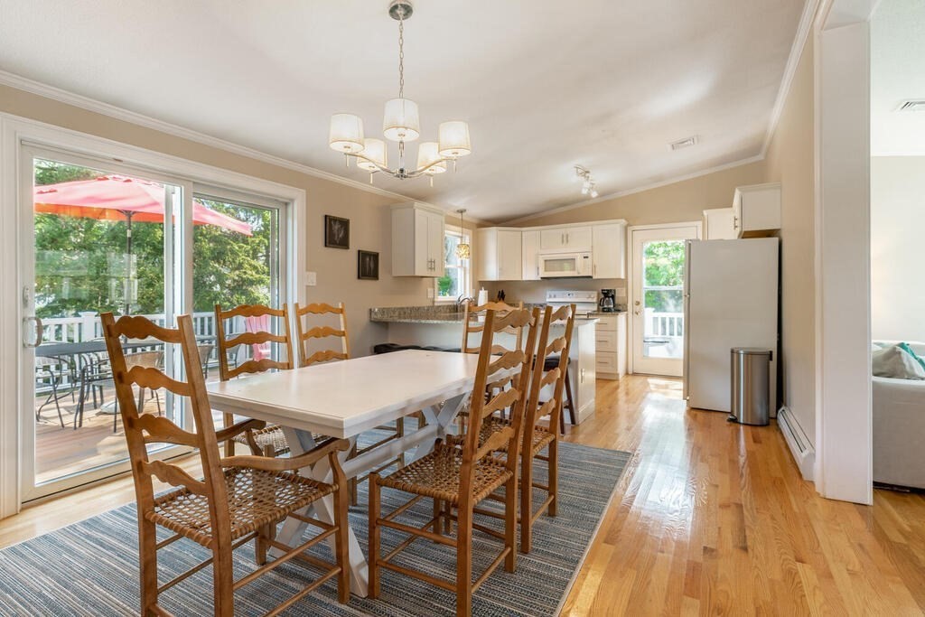 10 Railroad Ave # 1