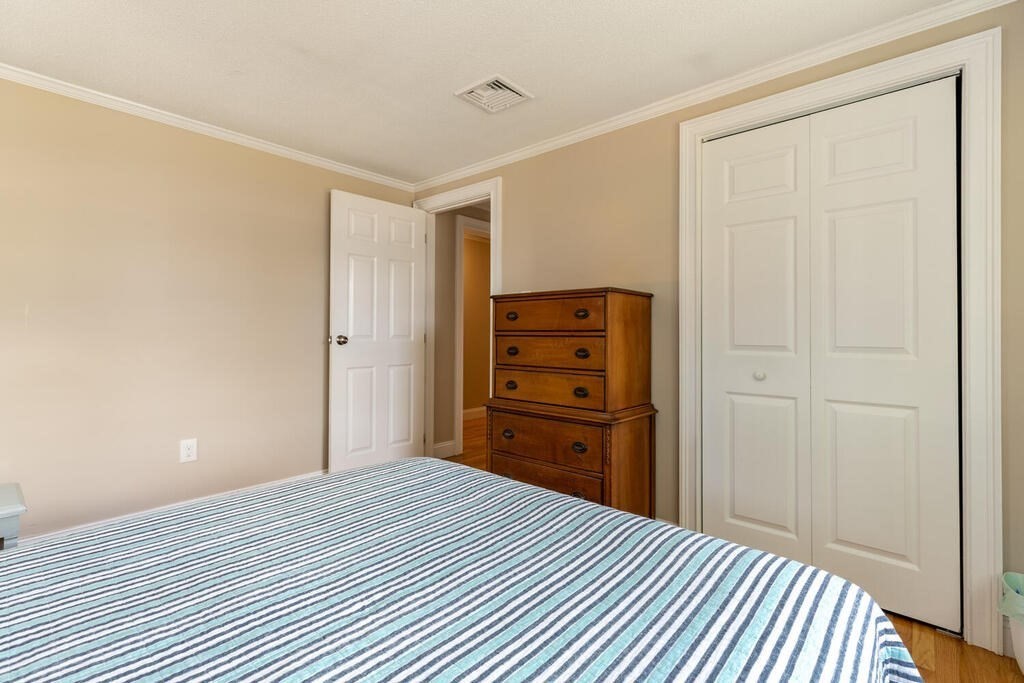 10 Railroad Ave # 1