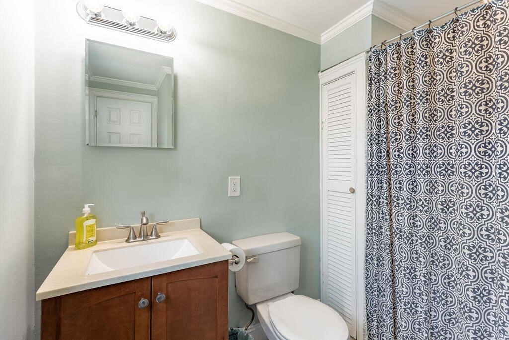 10 Railroad Ave # 1