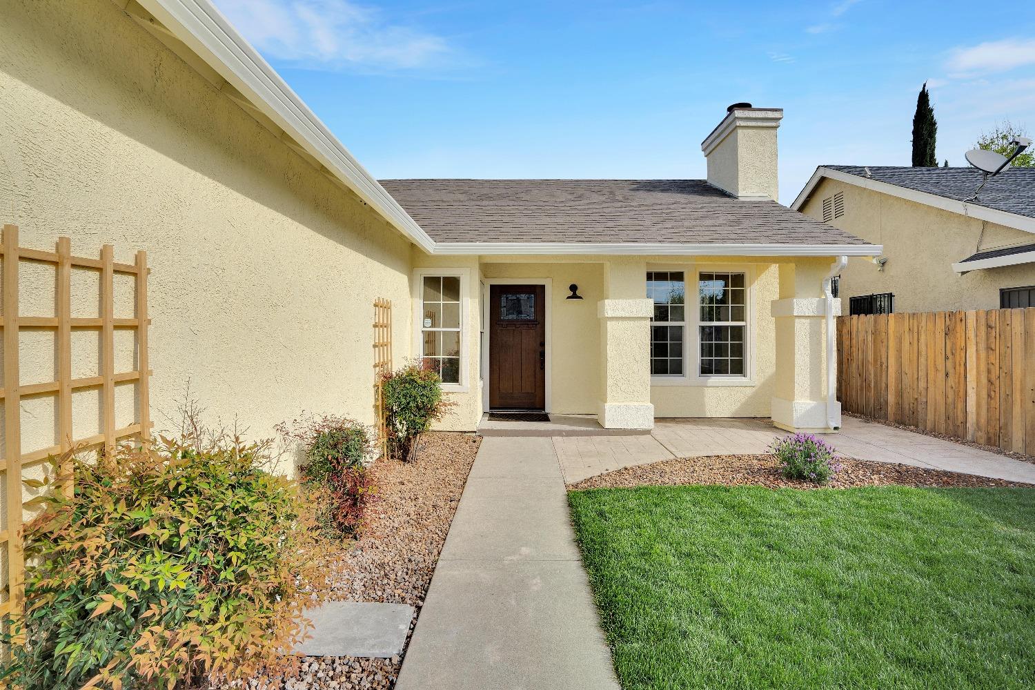 2121 Alta Sierra Street