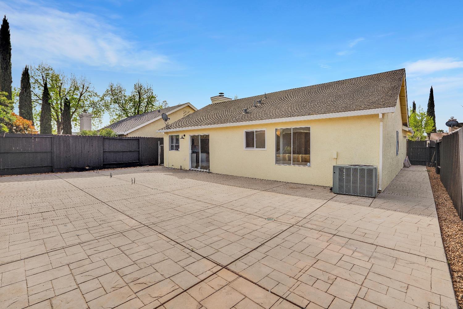 2121 Alta Sierra Street