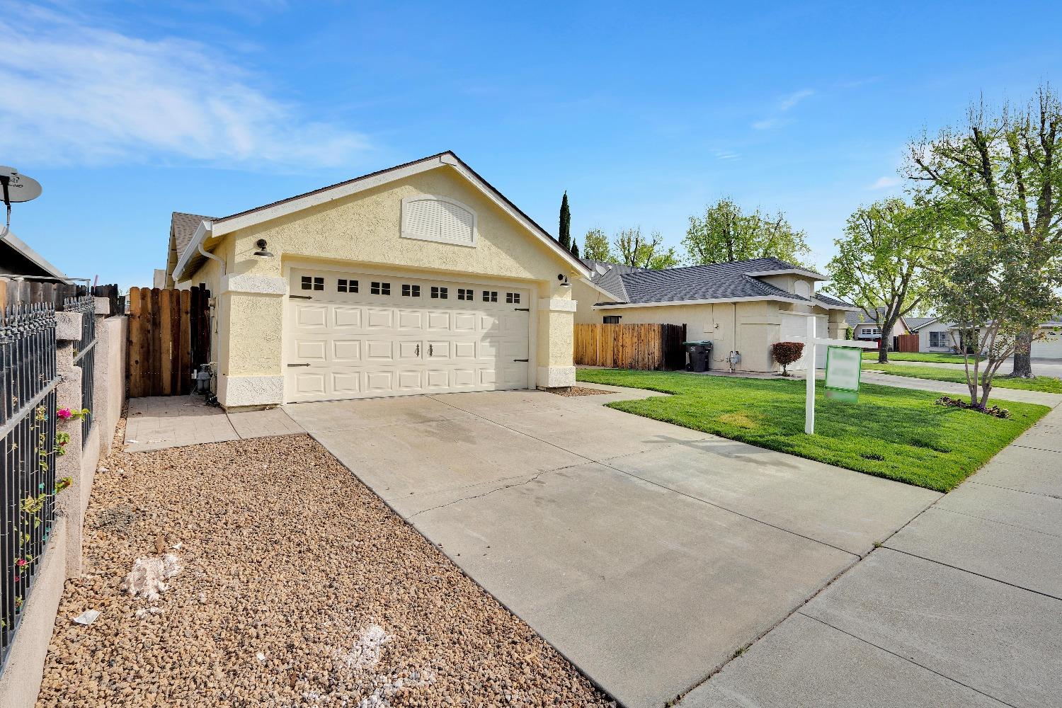 2121 Alta Sierra Street