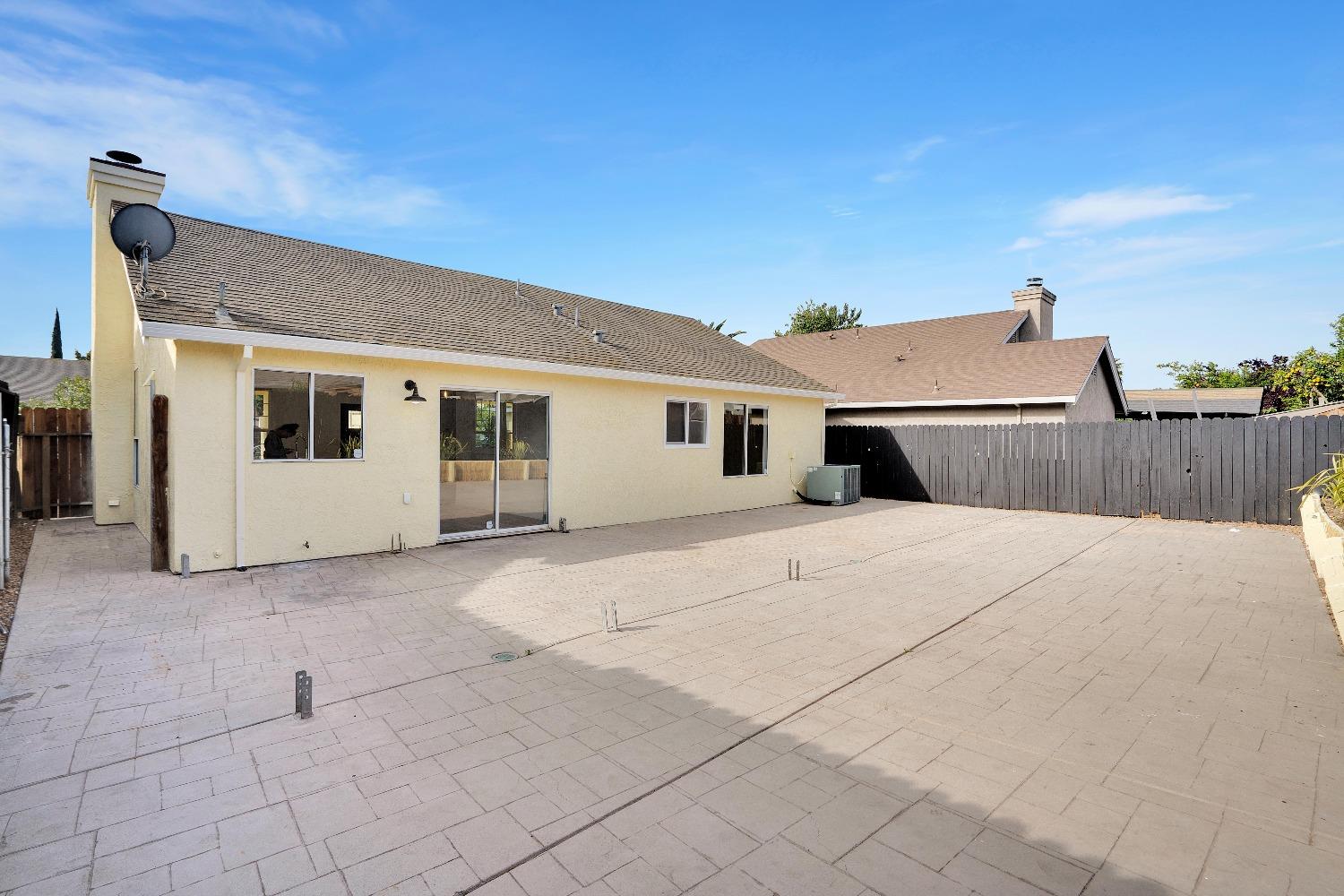 2121 Alta Sierra Street