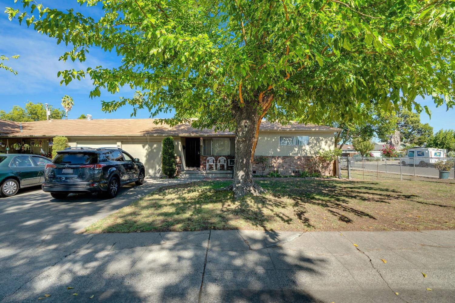 2111 2113 Elmwood Avenue