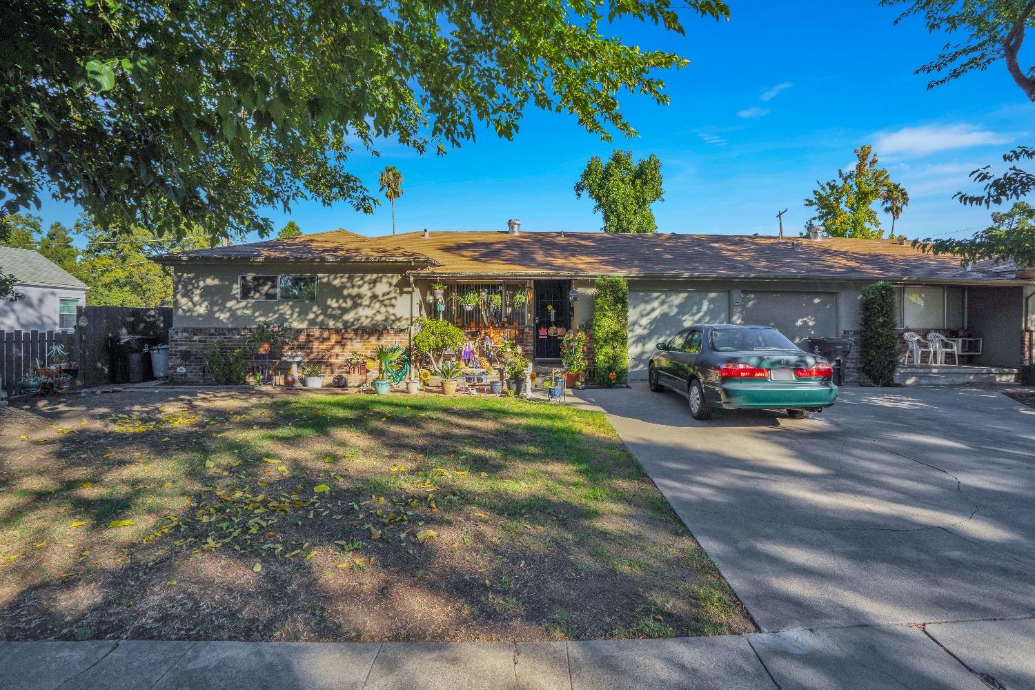 2111 2113 Elmwood Avenue