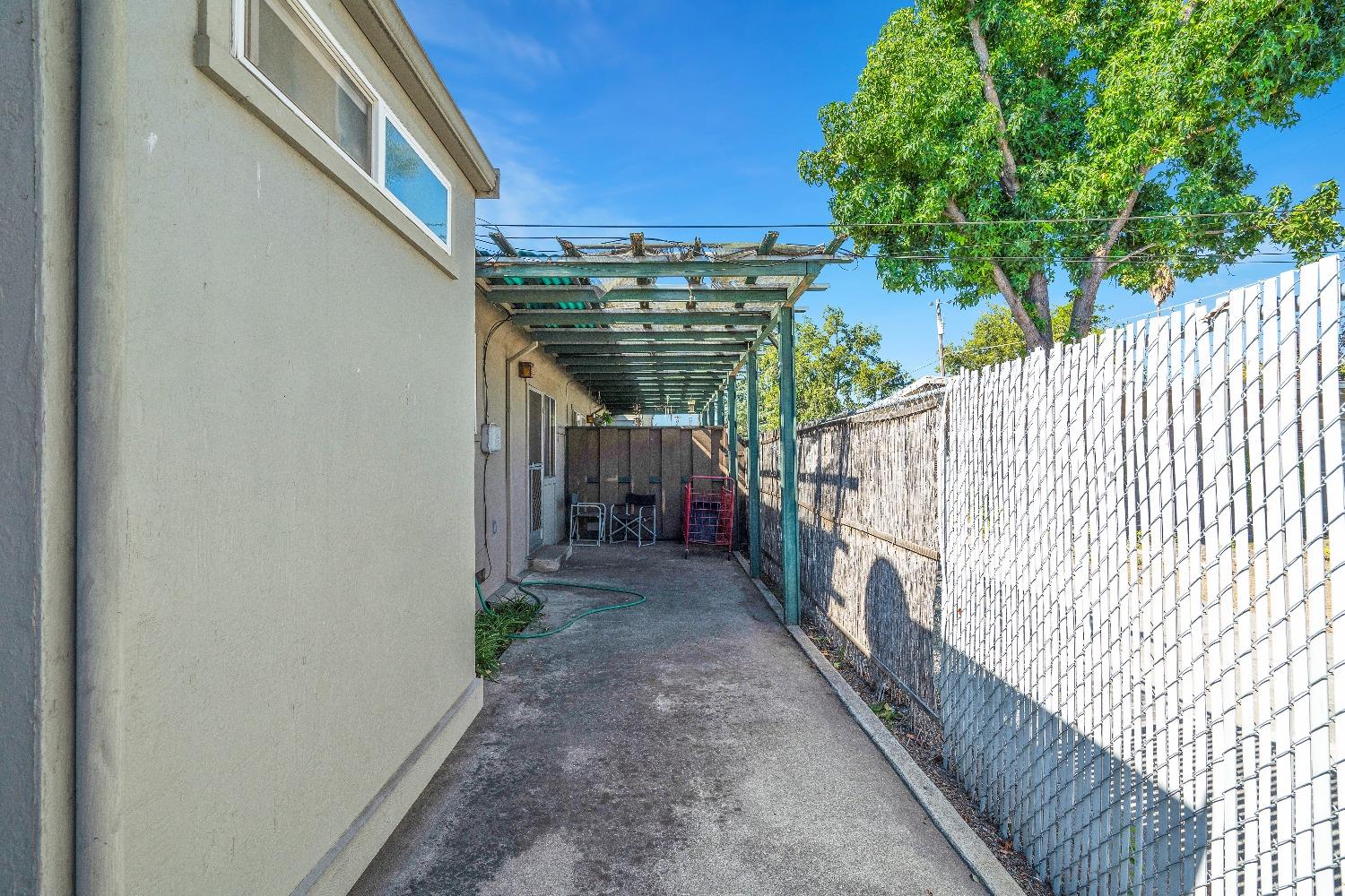 2111 2113 Elmwood Avenue