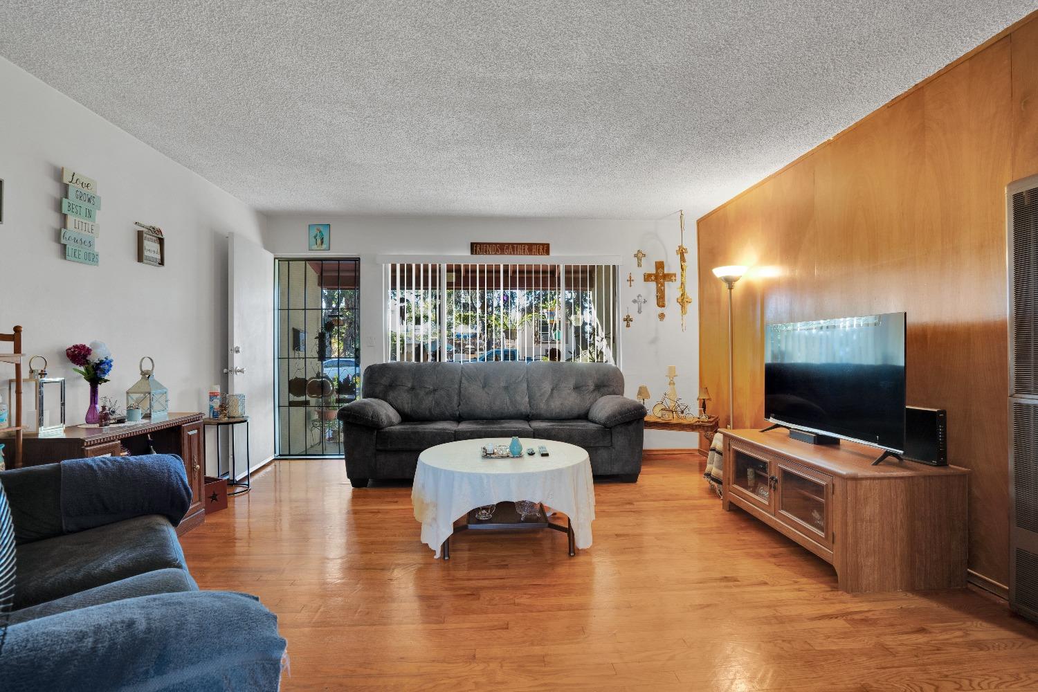 2111 2113 Elmwood Avenue