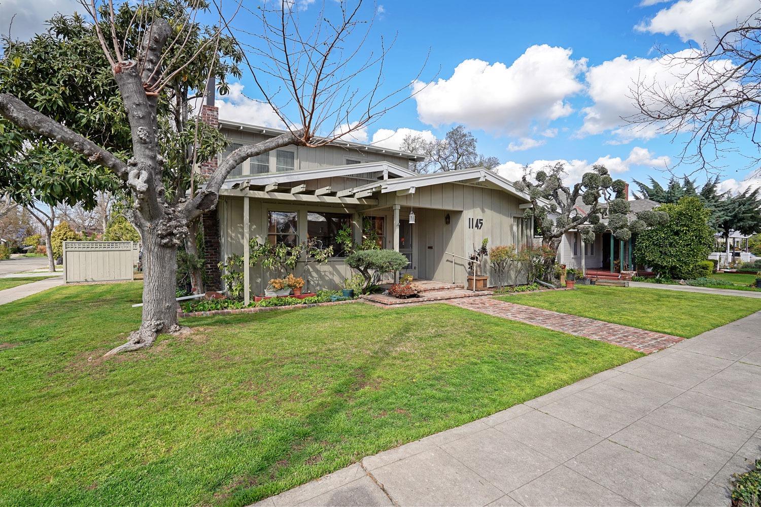 1145 W Magnolia Street