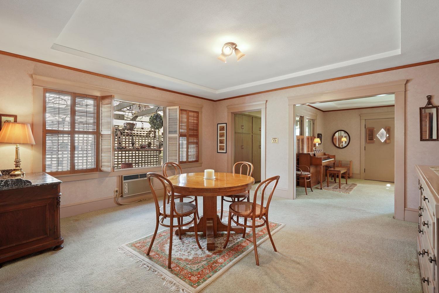 1145 W Magnolia Street