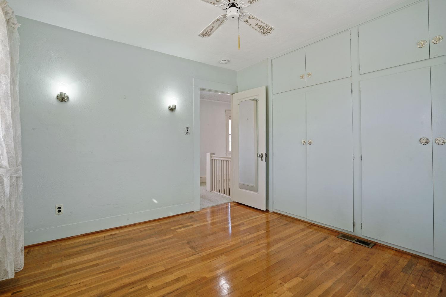 1145 W Magnolia Street