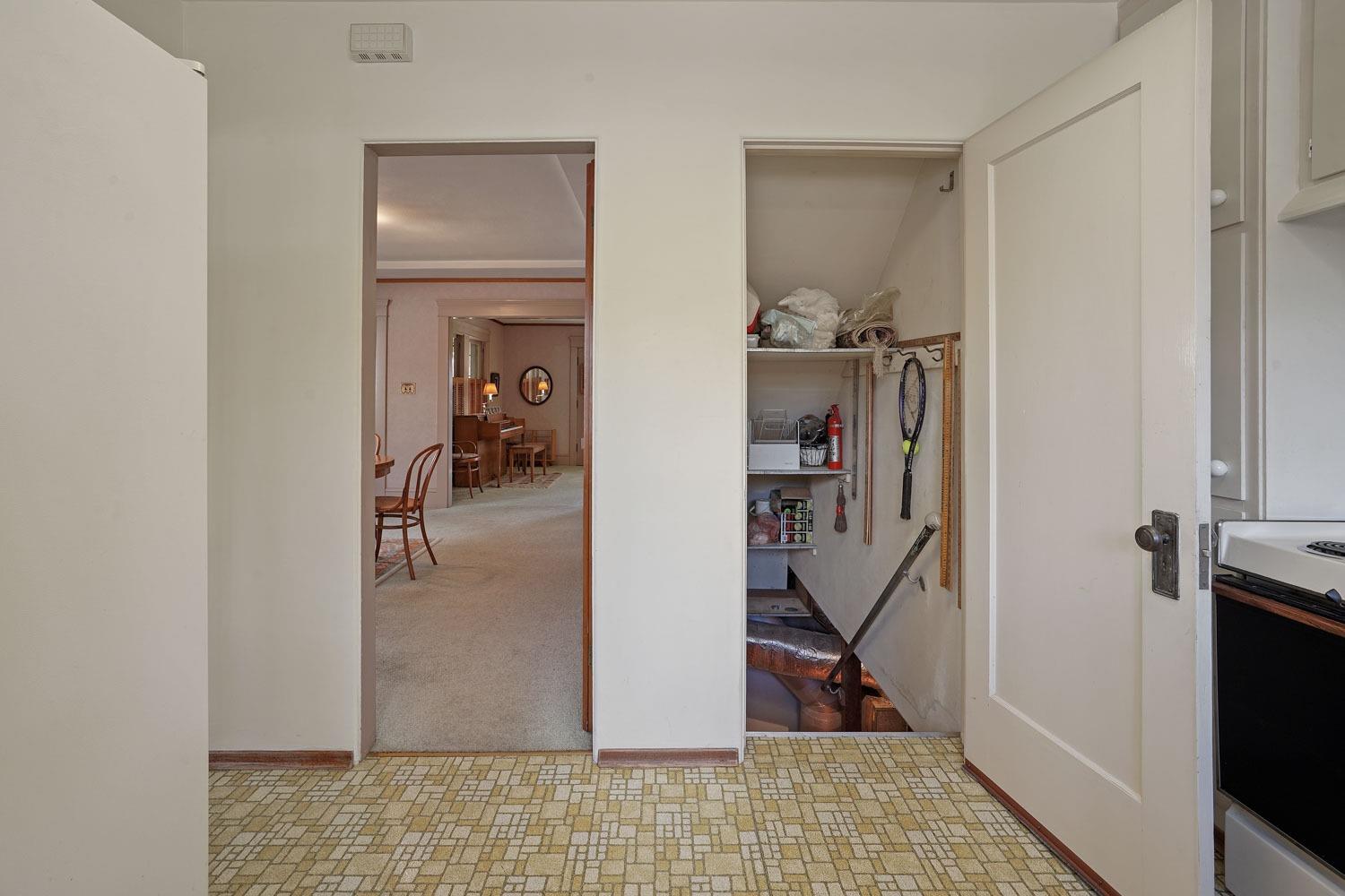 1145 W Magnolia Street